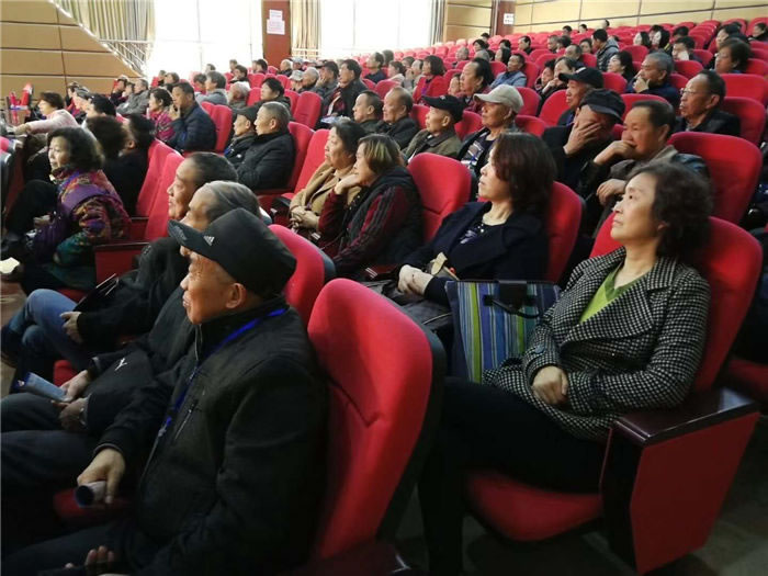 老年大學(xué)聯(lián)誼召開(kāi)春季客戶(hù)推薦會(huì)