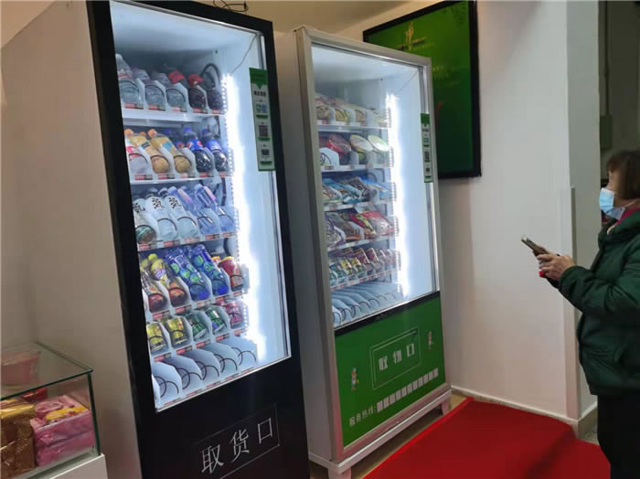 四川中青旅綿陽(yáng)分社、綿陽(yáng)市中旅假日旅行社、綿陽(yáng)自來(lái)文化傳播有限公司24H自助售貨服務(wù)盛大開(kāi)業(yè)