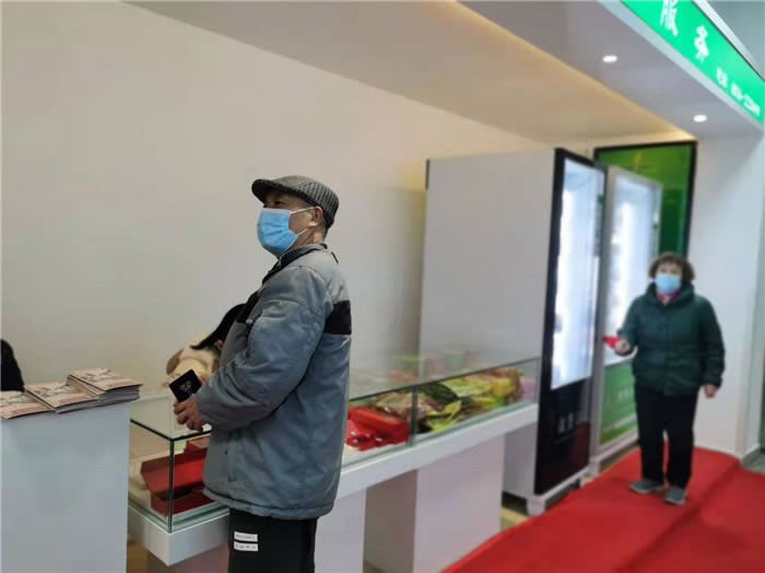 四川中青旅綿陽(yáng)分社、綿陽(yáng)市中旅假日旅行社、綿陽(yáng)自來(lái)文化傳播有限公司24H自助售貨服務(wù)盛大開(kāi)業(yè)