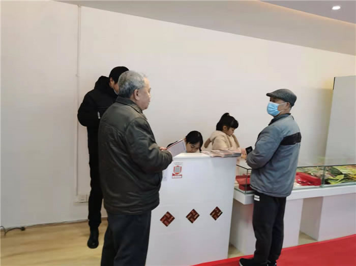 四川中青旅綿陽(yáng)分社、綿陽(yáng)市中旅假日旅行社、綿陽(yáng)自來(lái)文化傳播有限公司24H自助售貨服務(wù)盛大開(kāi)業(yè)