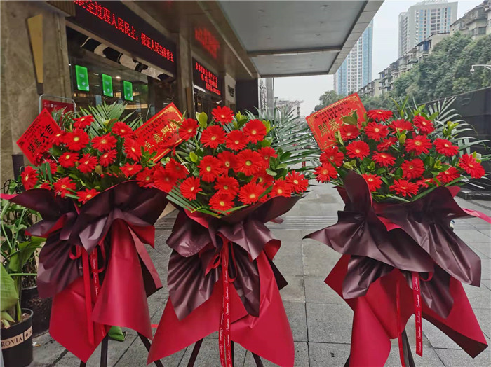 四川中青旅綿陽(yáng)分社、綿陽(yáng)市中旅假日旅行社、綿陽(yáng)自來(lái)文化傳播有限公司24H自助售貨服務(wù)盛大開(kāi)業(yè)